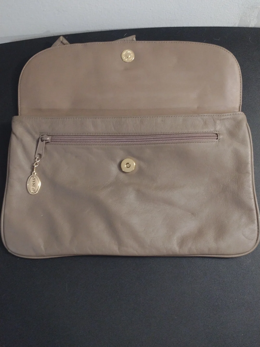 Andrea And Leo soft taupe
